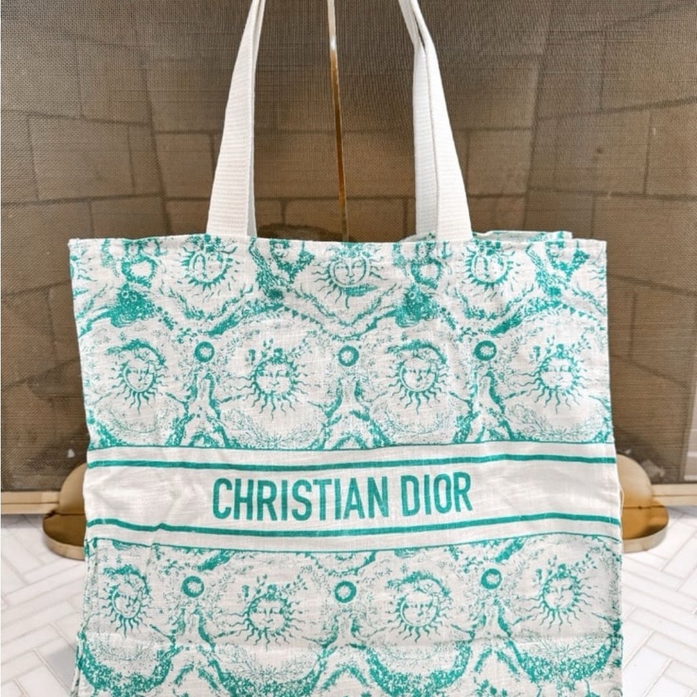Dior Green and White Tote Bag with Elegant Floral Design